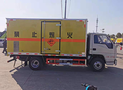 蕉岭爆破器材运输车工人安全操作规范与智能技术保障